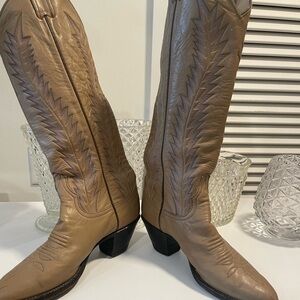 Larry mahan size 9-91/2 handmade caffe colored cowboy boots narrow